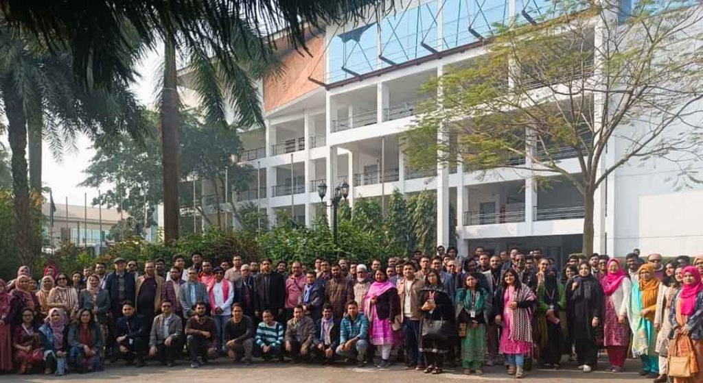 Faculty of Sciences and Engineering (FSE) of East West University (EWU) successfully organized the Faculty Retreat 2026, a landmark academic event aimed at strengthening strategic planning, KPI-based self-assessment, and interdepartmental collaboration